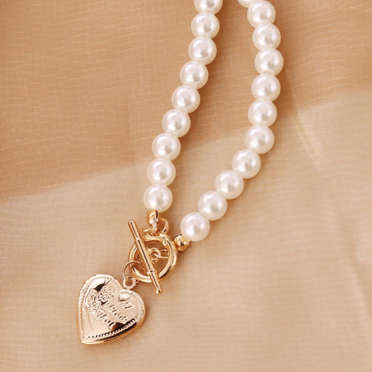 Pearl Necklace with Locked heart